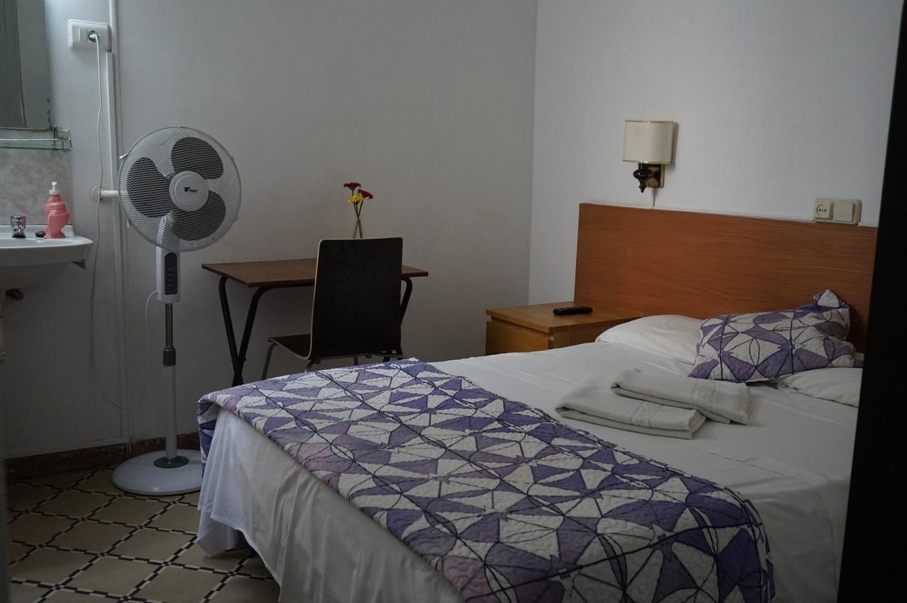 Double Room with Shared Bathroom,666558822:JPEG